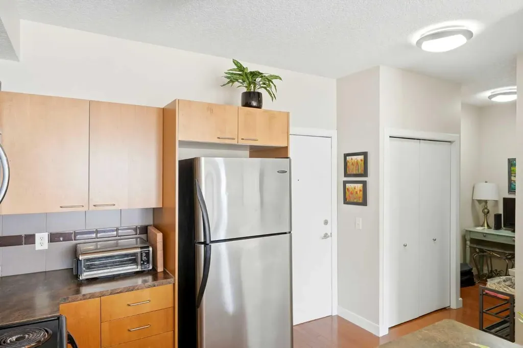 2420 34 Avenue SW Calgary AB T2T 2C8