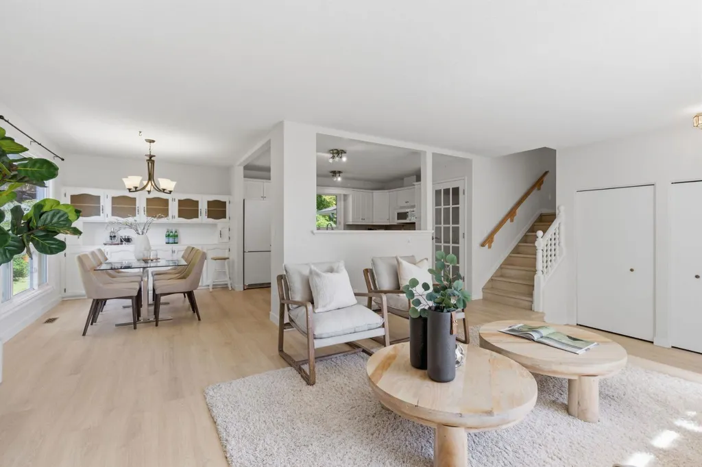 680 Deer Park Way SE Calgary AB T2J 5M1