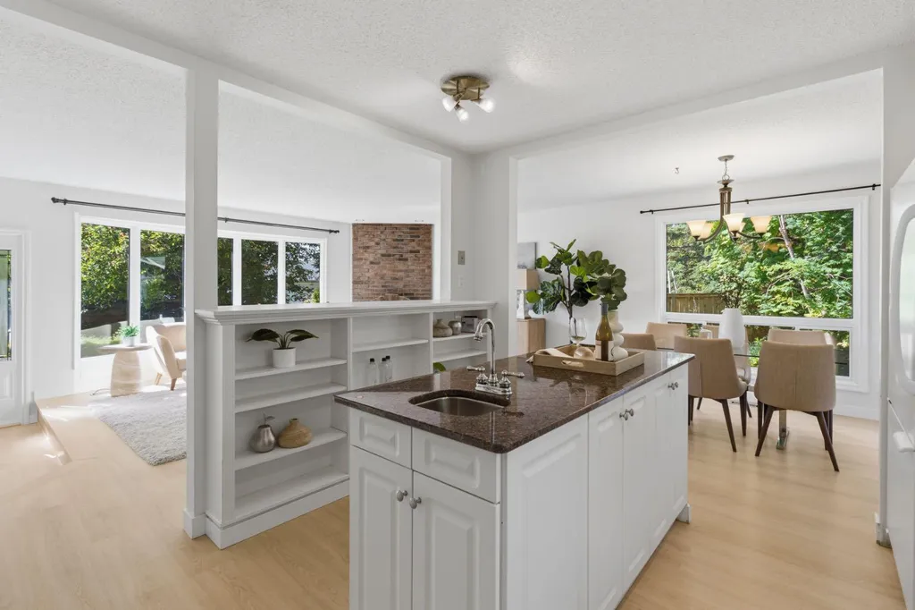 680 Deer Park Way SE Calgary AB T2J 5M1