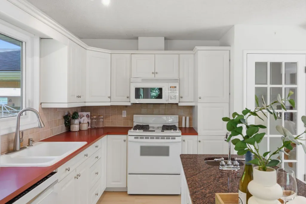 680 Deer Park Way SE Calgary AB T2J 5M1