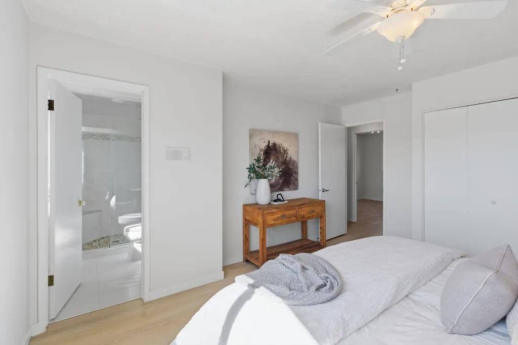 680 Deer Park Way SE Calgary AB T2J 5M1
