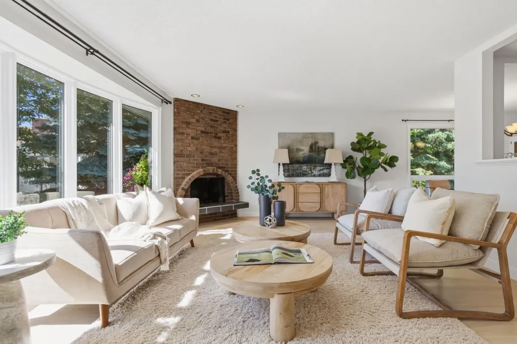 680 Deer Park Way SE Calgary AB T2J 5M1