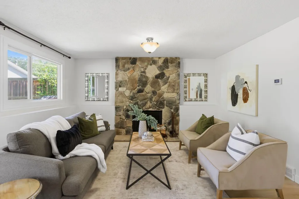 680 Deer Park Way SE Calgary AB T2J 5M1