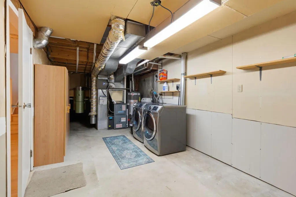 680 Deer Park Way SE Calgary AB T2J 5M1