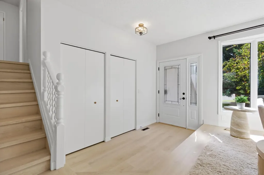 680 Deer Park Way SE Calgary AB T2J 5M1