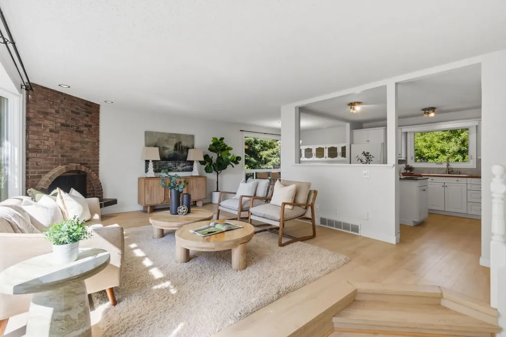 680 Deer Park Way SE Calgary AB T2J 5M1