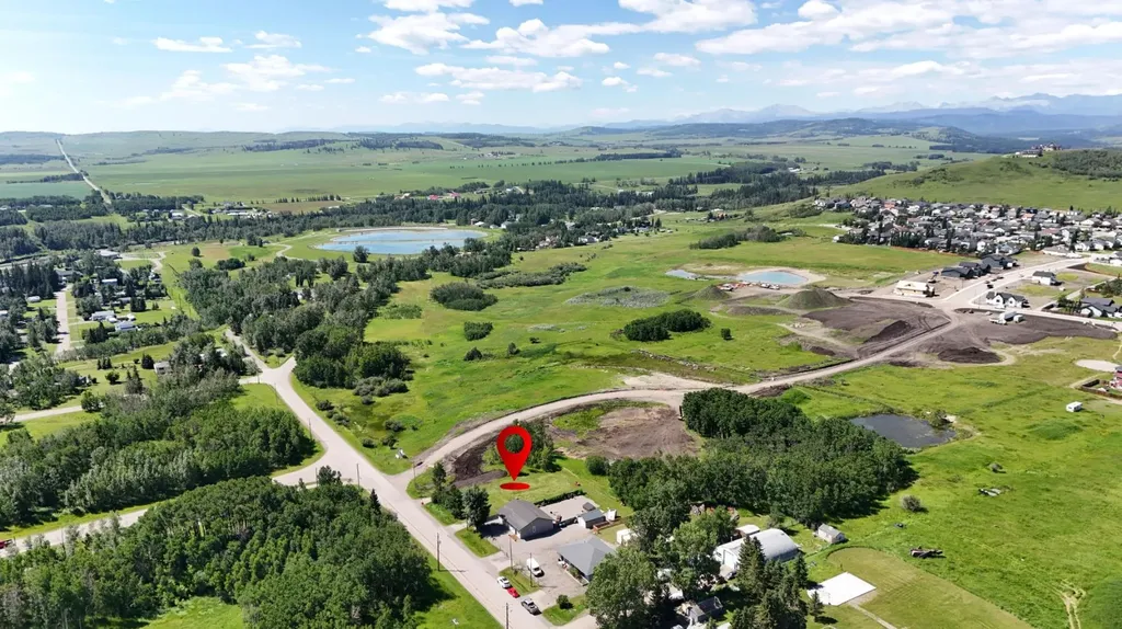 308 Main Street Diamond Valley AB T0L 2Z0