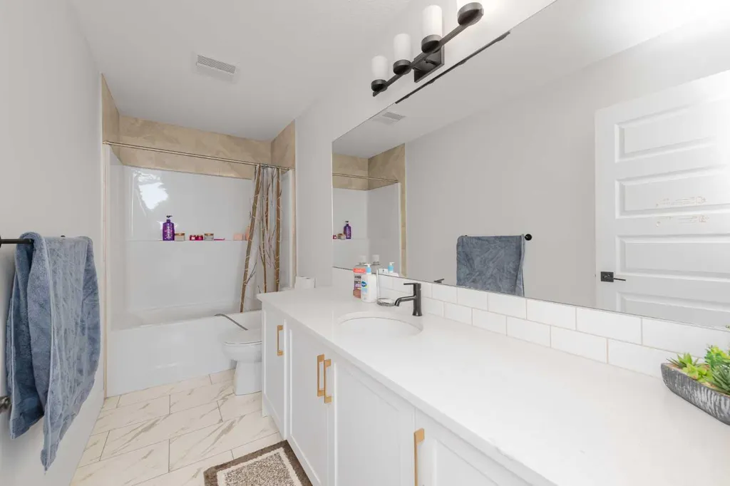 101 Homestead Crescent NE Calgary AB T3J 2K8