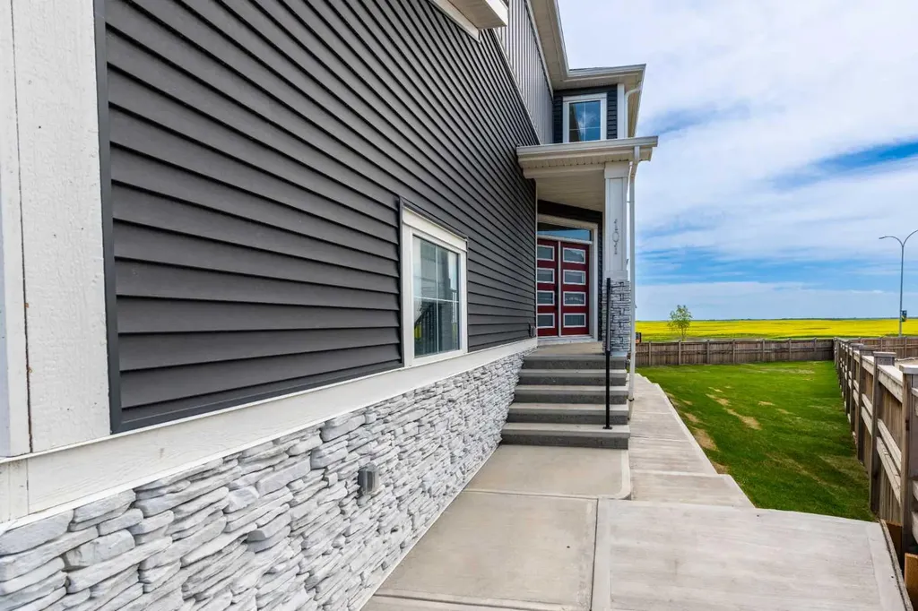 101 Homestead Crescent NE Calgary AB T3J 2K8