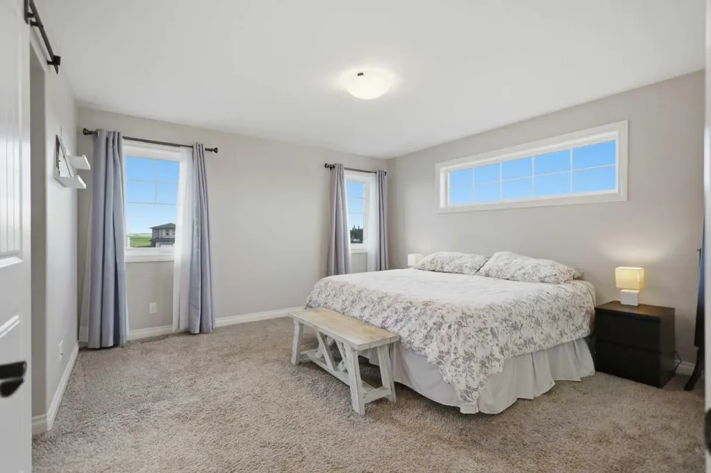 217 Augustus Way Penhold AB T0M 1R0