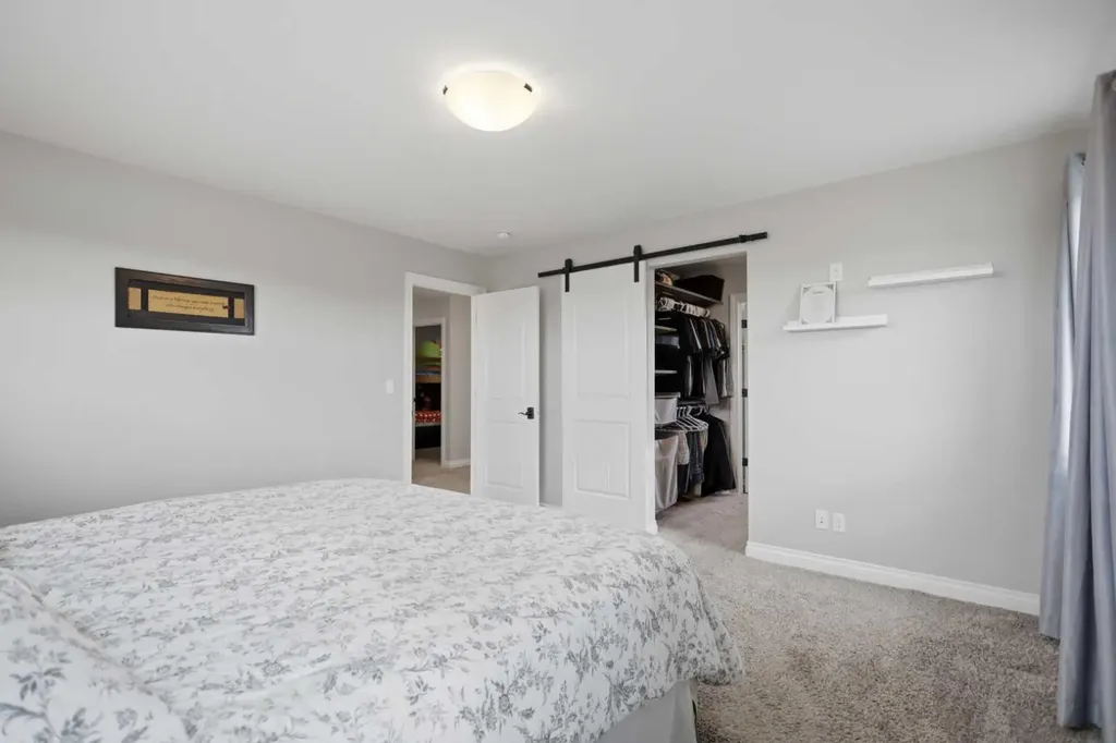 217 Augustus Way Penhold AB T0M 1R0