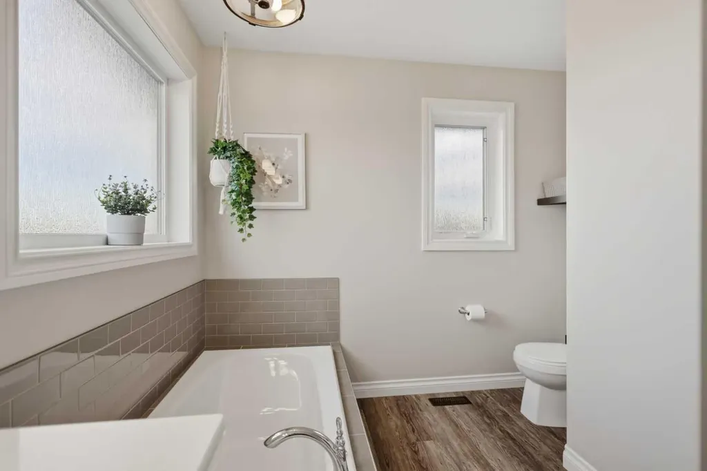 217 Augustus Way Penhold AB T0M 1R0