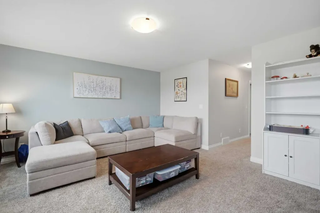 217 Augustus Way Penhold AB T0M 1R0