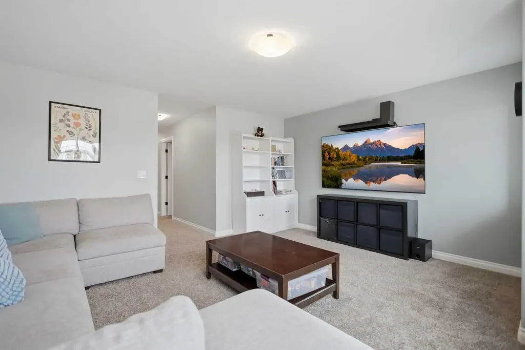 217 Augustus Way Penhold AB T0M 1R0