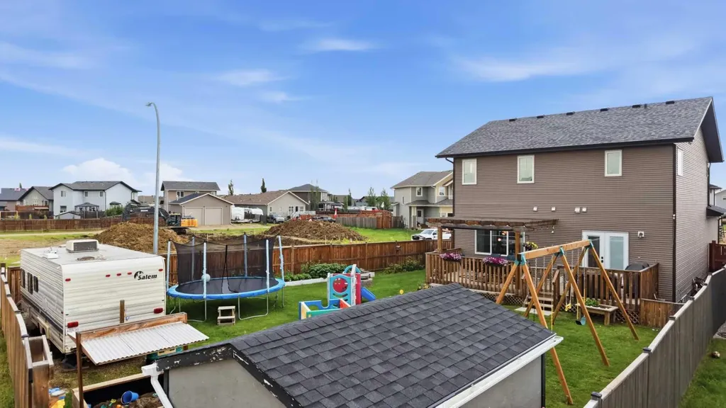 217 Augustus Way Penhold AB T0M 1R0