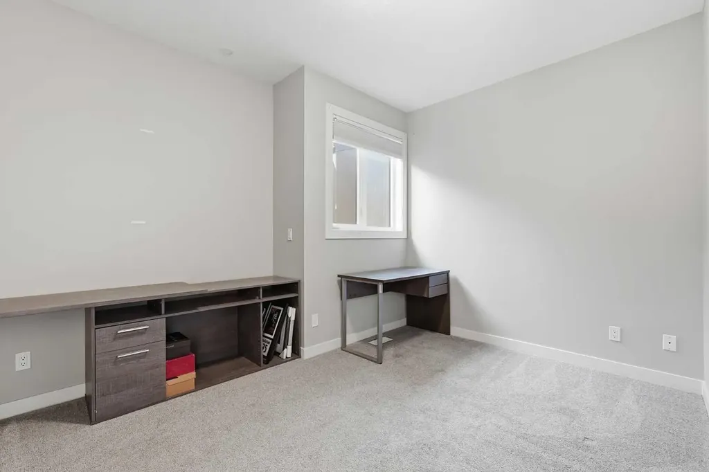 4609 72 Street NW Calgary AB T3B 2L3