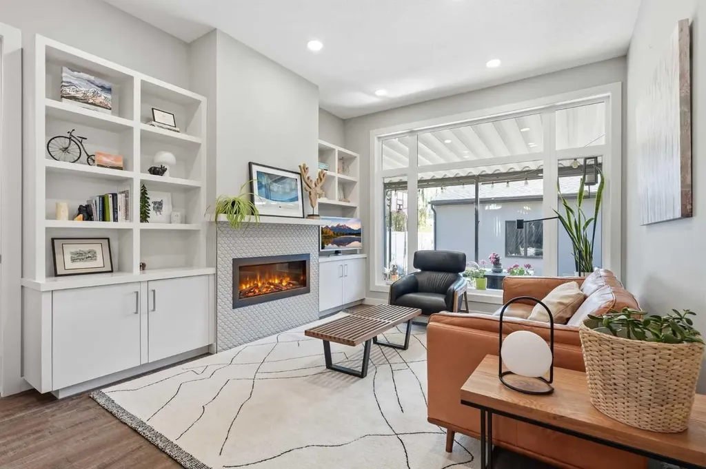 4609 72 Street NW Calgary AB T3B 2L3