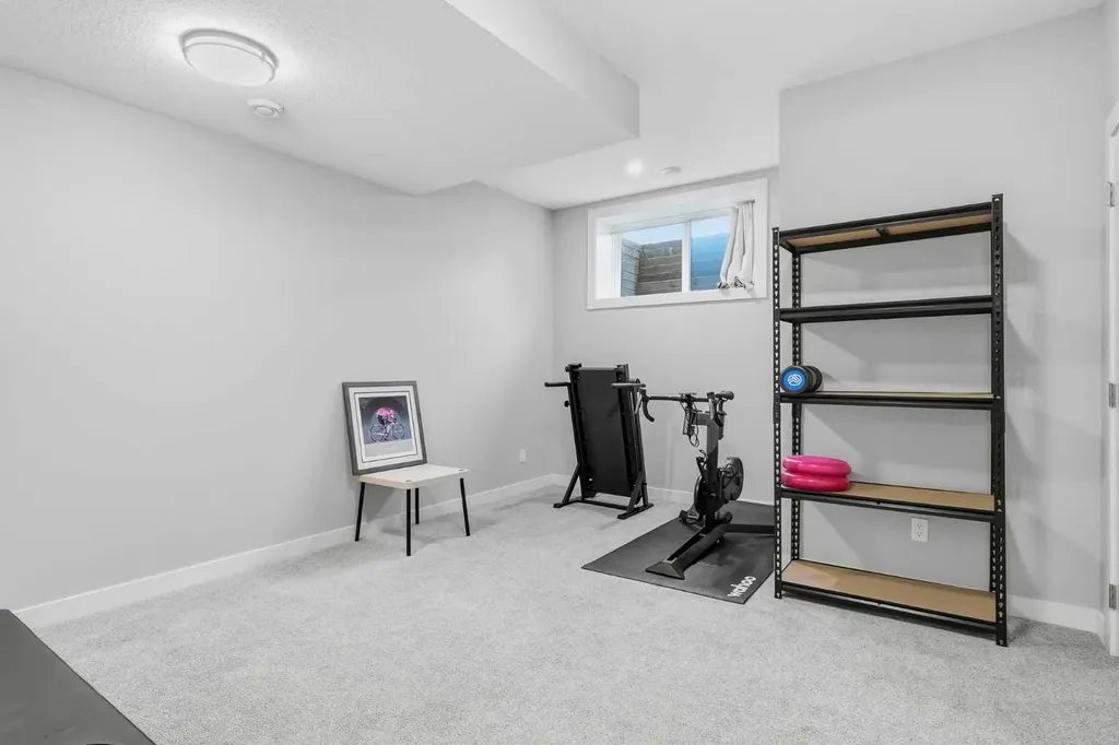 4609 72 Street NW Calgary AB T3B 2L3