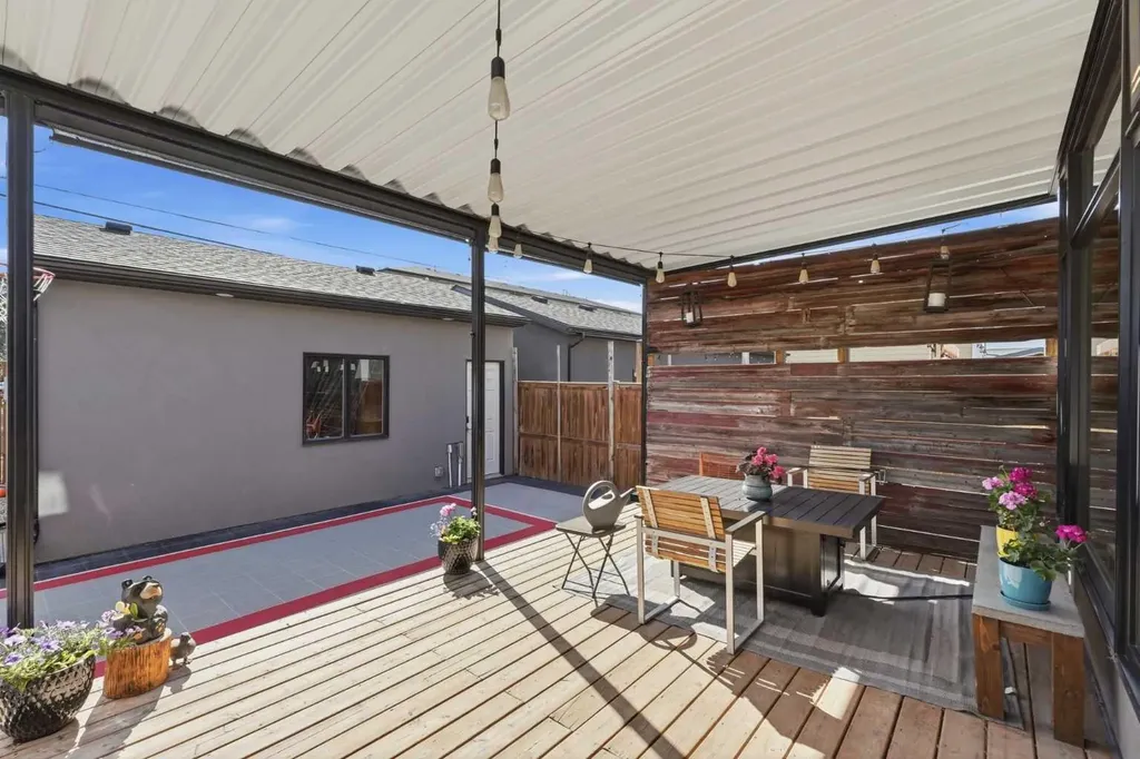 4609 72 Street NW Calgary AB T3B 2L3