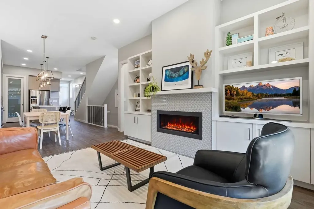 4609 72 Street NW Calgary AB T3B 2L3