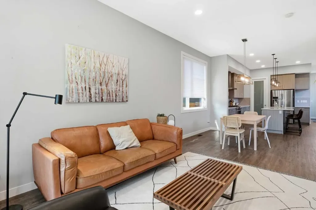 4609 72 Street NW Calgary AB T3B 2L3