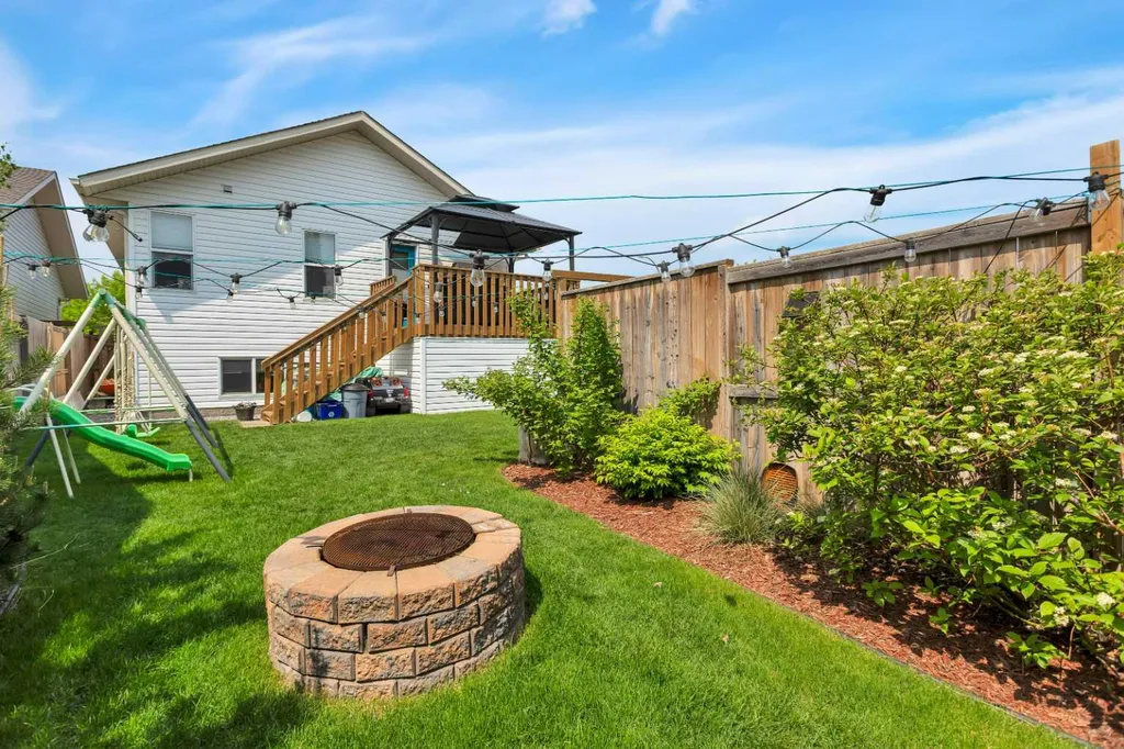 545 Lancaster Drive Red Deer AB T4R 0H1