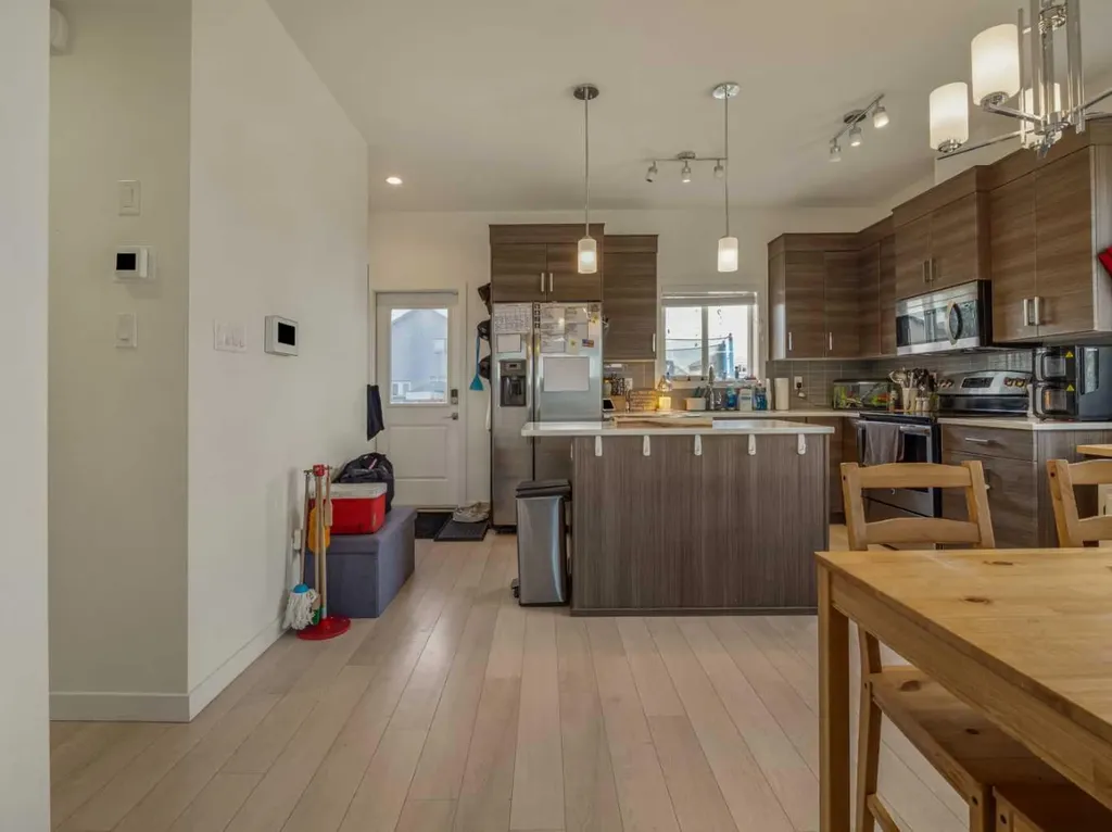 354 Mildred Dobbs Boulevard N Lethbridge AB T1H7G4