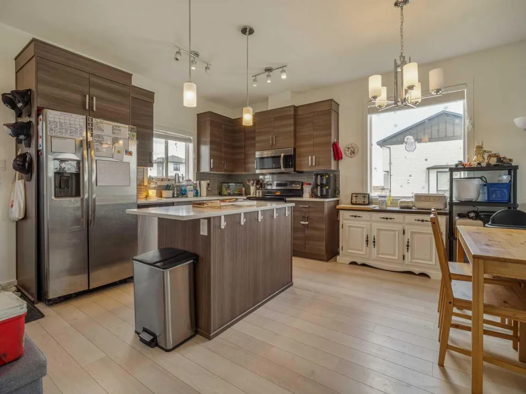 354 Mildred Dobbs Boulevard N Lethbridge AB T1H7G4