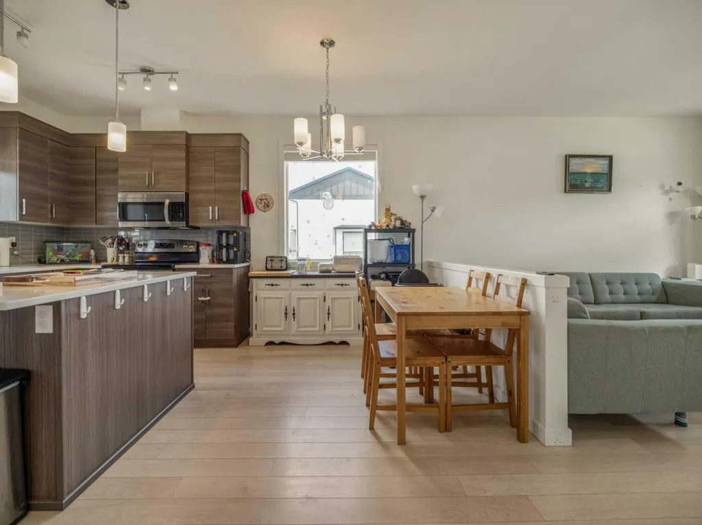 354 Mildred Dobbs Boulevard N Lethbridge AB T1H7G4