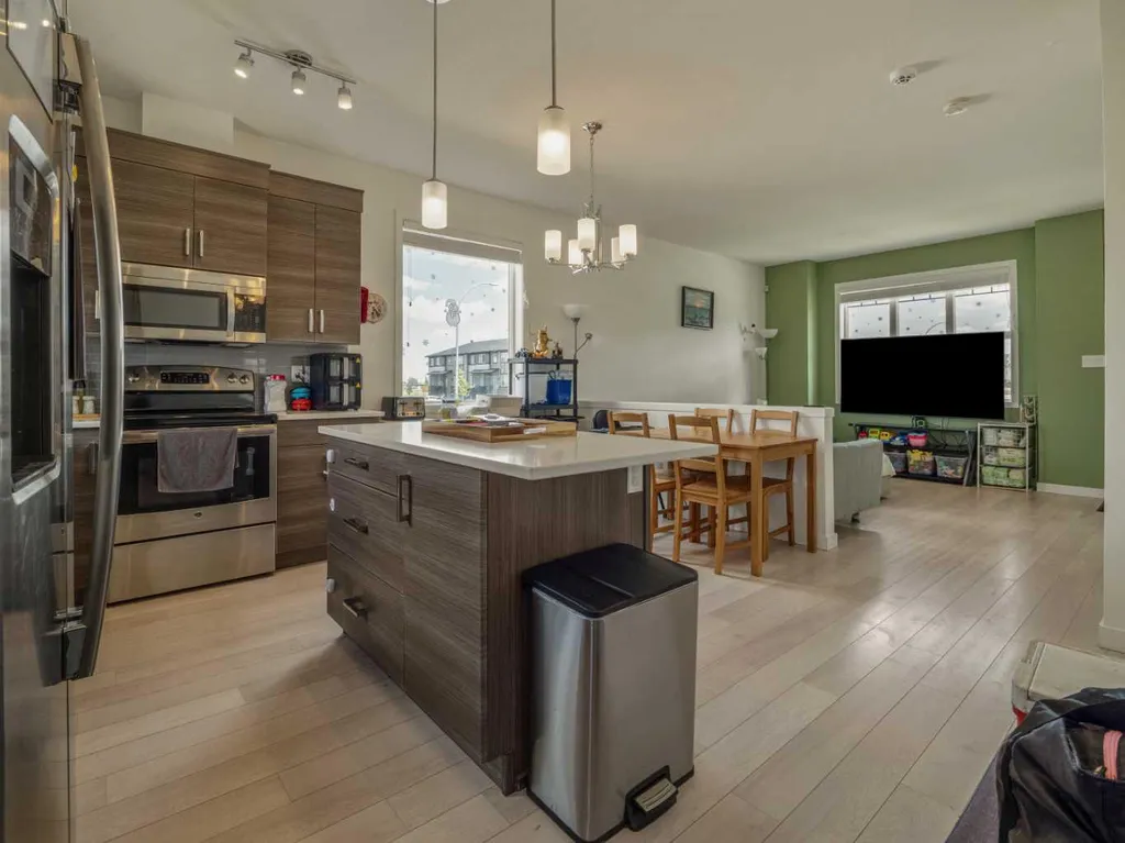 354 Mildred Dobbs Boulevard N Lethbridge AB T1H7G4