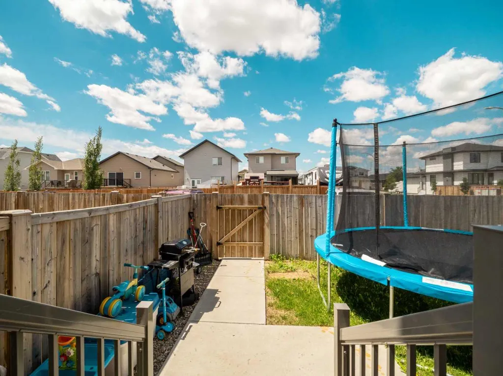 354 Mildred Dobbs Boulevard N Lethbridge AB T1H7G4