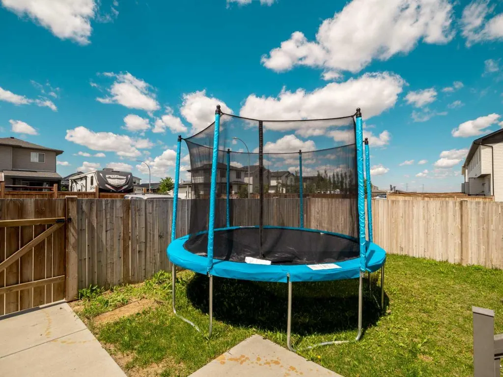 354 Mildred Dobbs Boulevard N Lethbridge AB T1H7G4