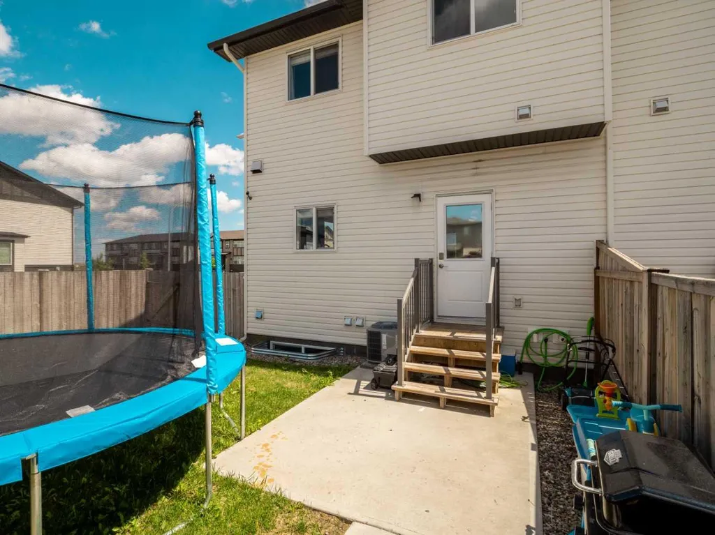 354 Mildred Dobbs Boulevard N Lethbridge AB T1H7G4