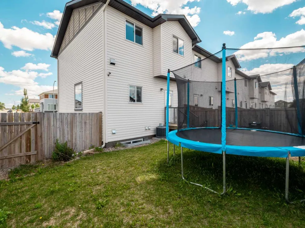 354 Mildred Dobbs Boulevard N Lethbridge AB T1H7G4
