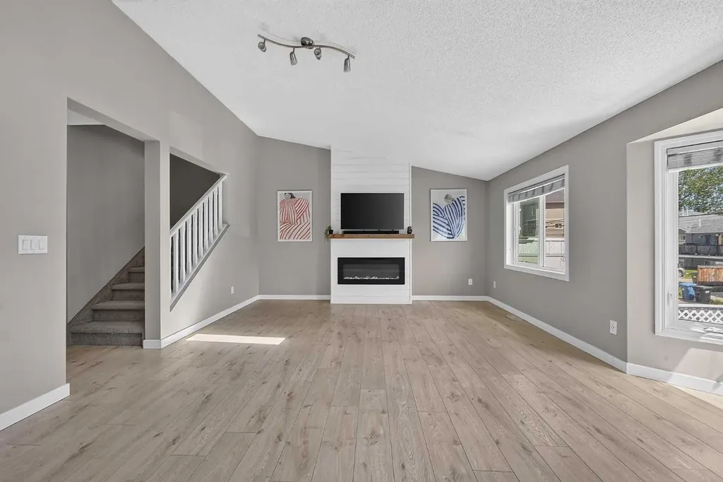 2220 29 Street SW Calgary AB T2E2K2
