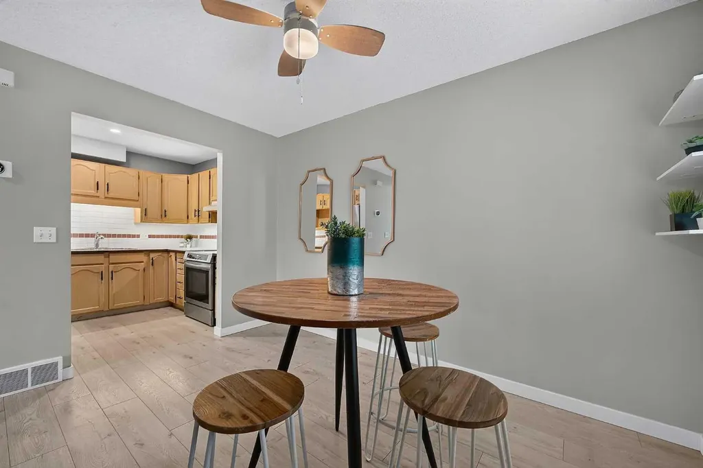 2220 29 Street SW Calgary AB T2E2K2