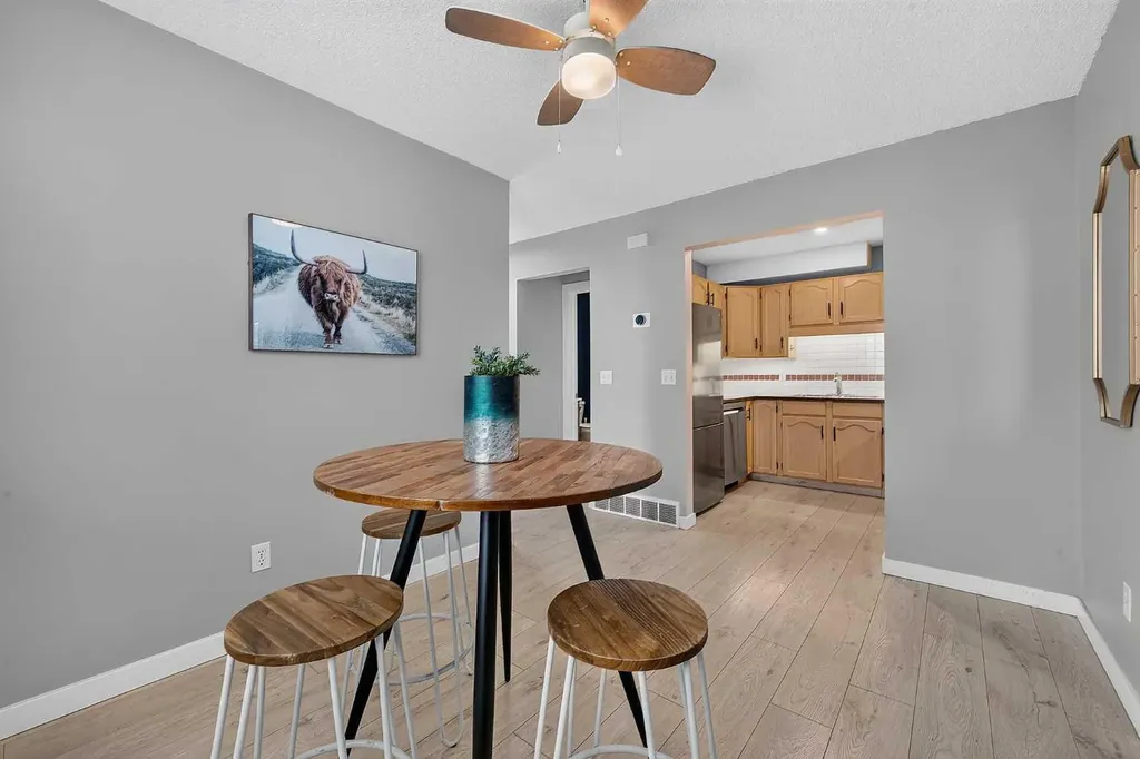 2220 29 Street SW Calgary AB T2E2K2