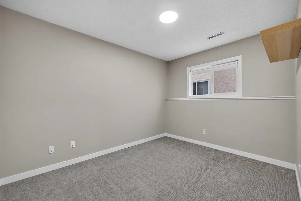 2220 29 Street SW Calgary AB T2E2K2