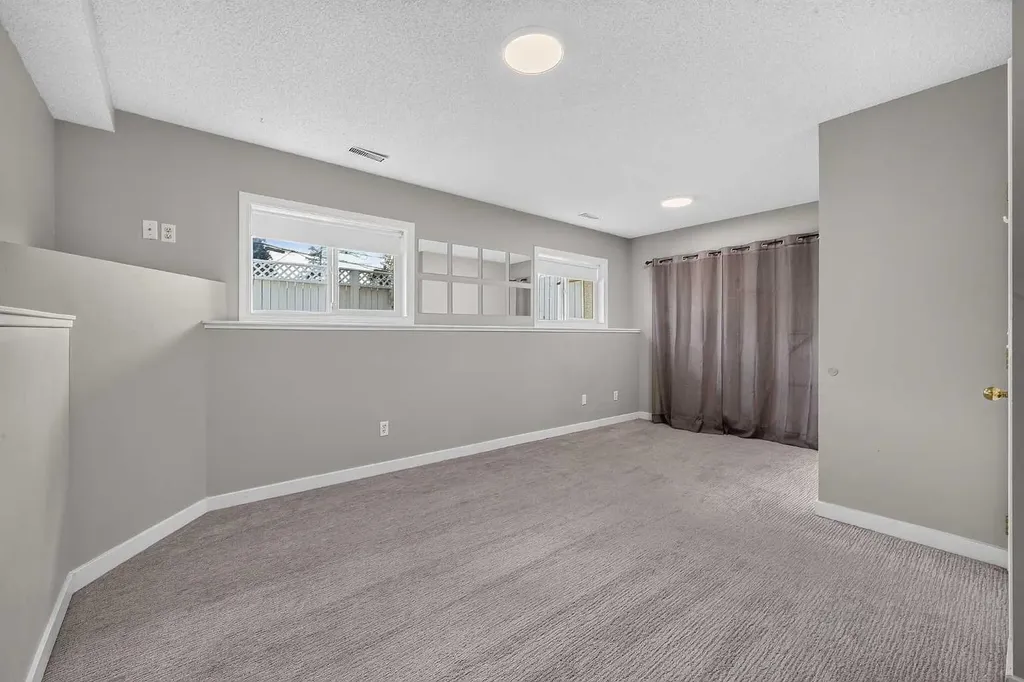 2220 29 Street SW Calgary AB T2E2K2