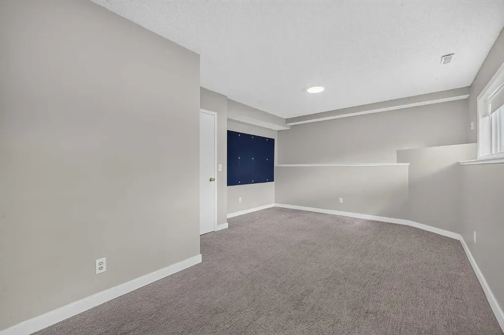 2220 29 Street SW Calgary AB T2E2K2