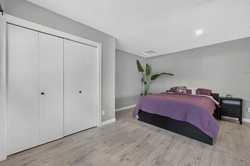 2220 29 Street SW Calgary AB T2E2K2