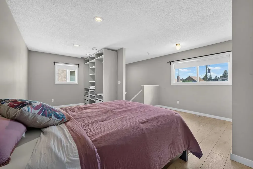 2220 29 Street SW Calgary AB T2E2K2