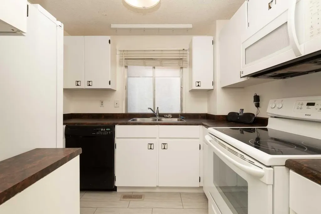 627 11 Street Fort Macleod AB T0L 0Z0
