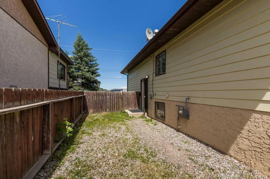627 11 Street Fort Macleod AB T0L 0Z0