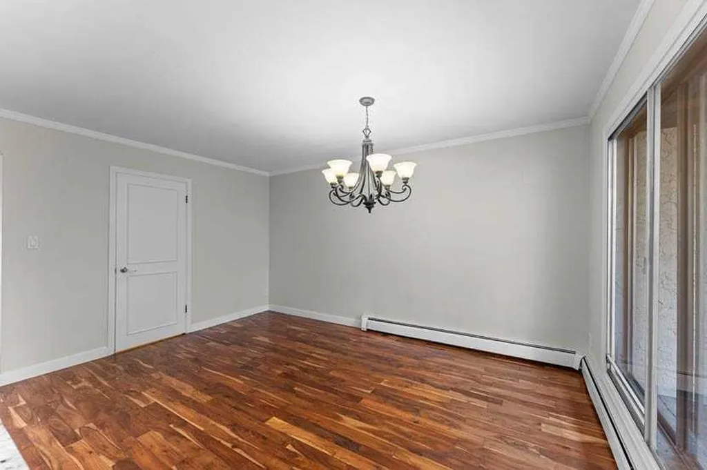 3130 66 Avenue SW Calgary AB T3E 5K3