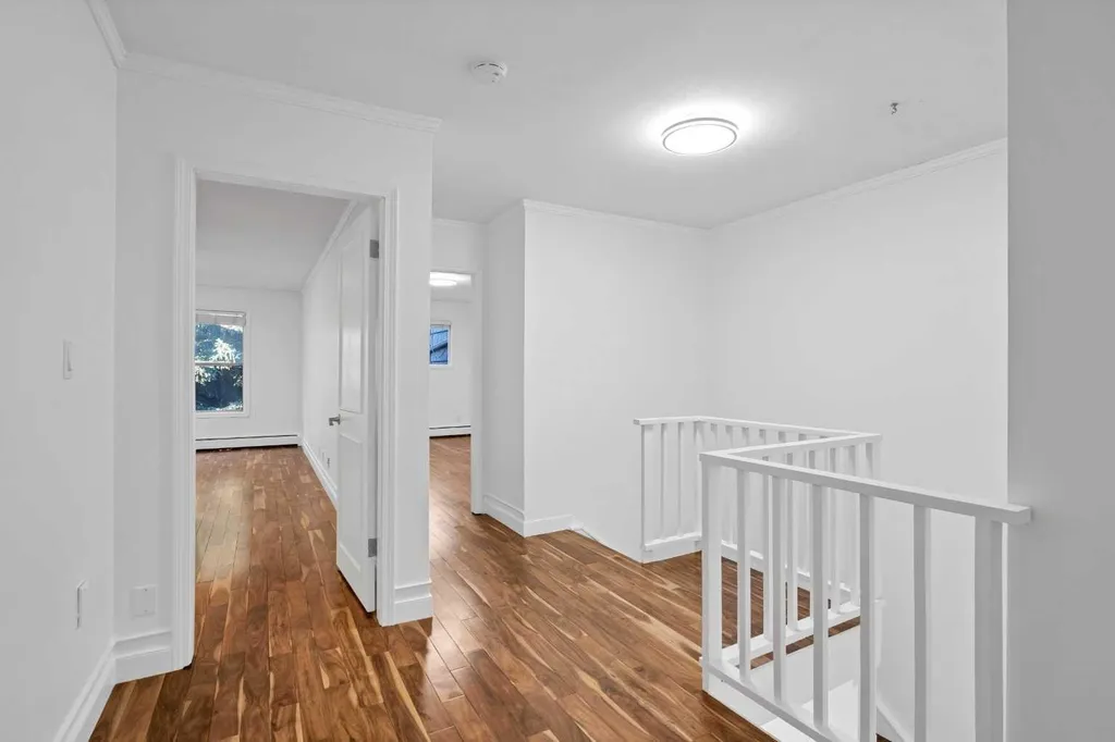 3130 66 Avenue SW Calgary AB T3E 5K3