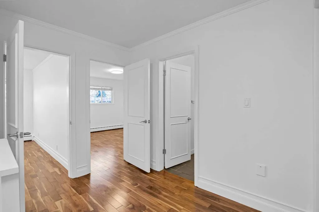 3130 66 Avenue SW Calgary AB T3E 5K3