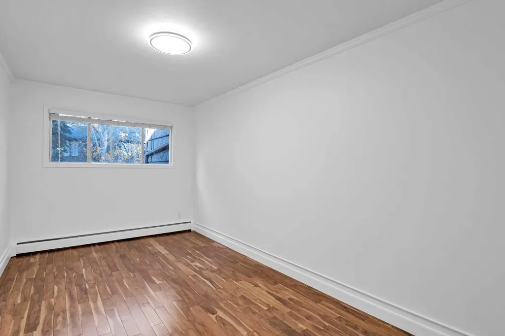 3130 66 Avenue SW Calgary AB T3E 5K3