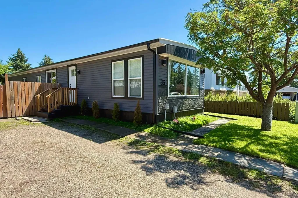 36 Big Hill Way SE Airdrie AB T4A1M7