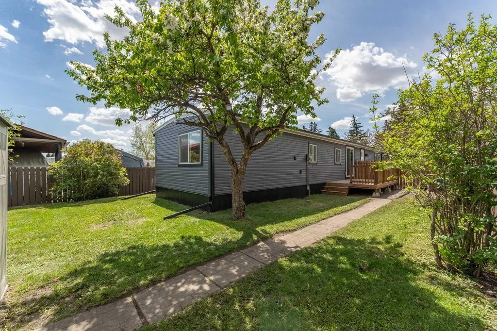 36 Big Hill Way SE Airdrie AB T4A1M7